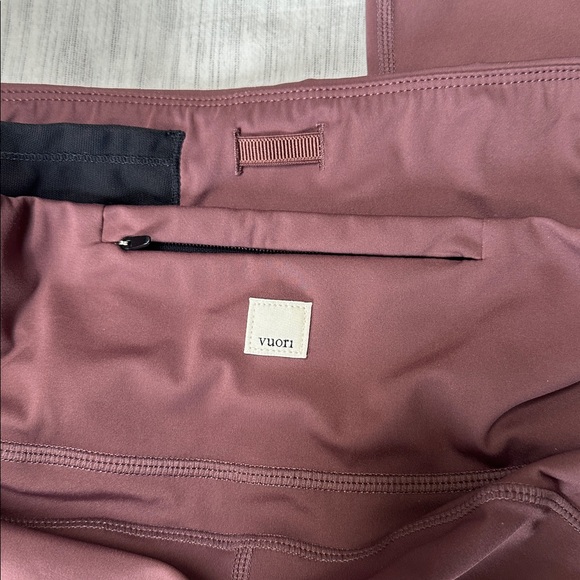 Vuori Leggings - Picture 8 of 9